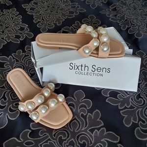 Nude pearl slide NIB